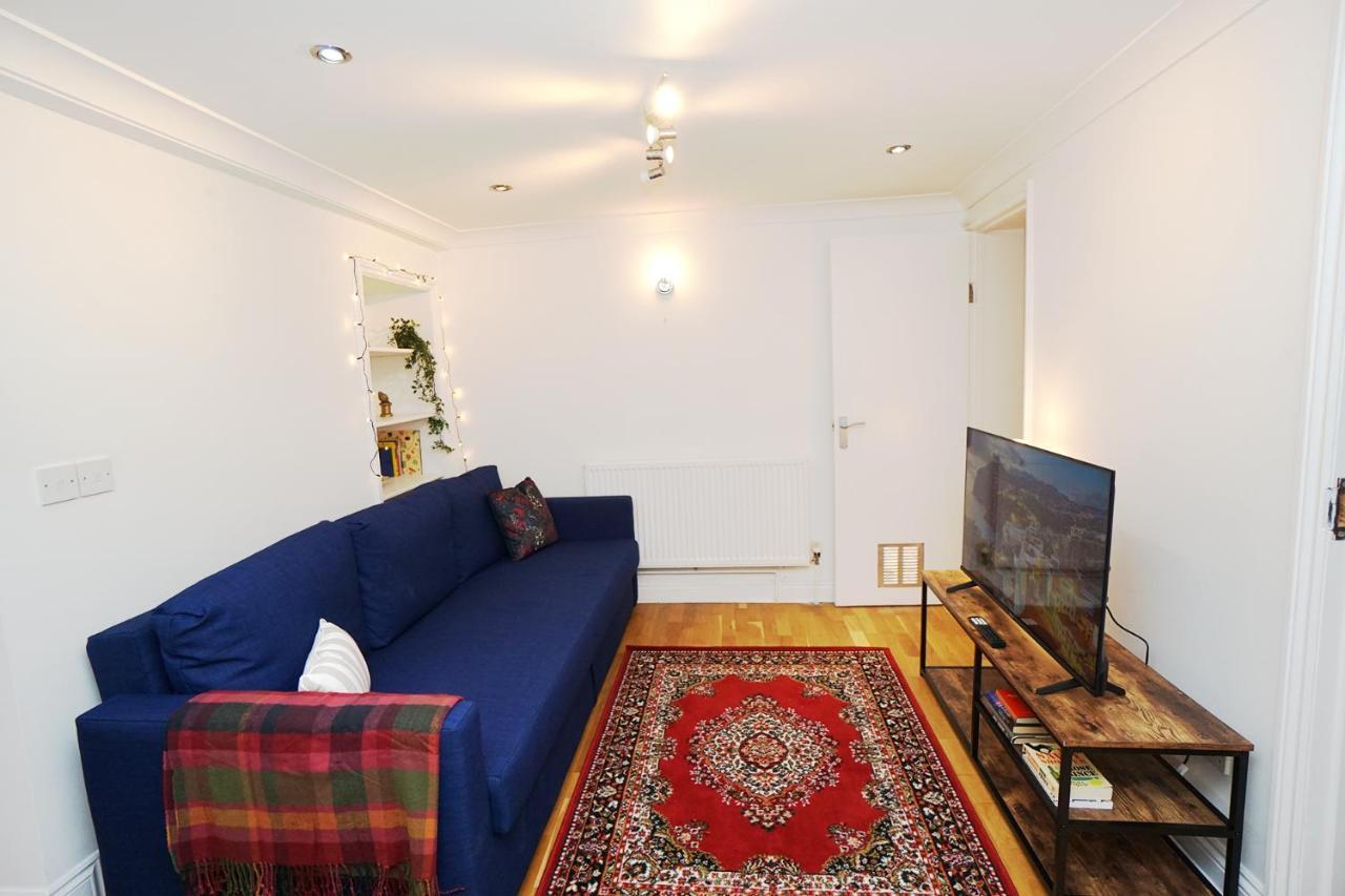 Cozy Retreat By Aresti Hotels Londra Exterior foto
