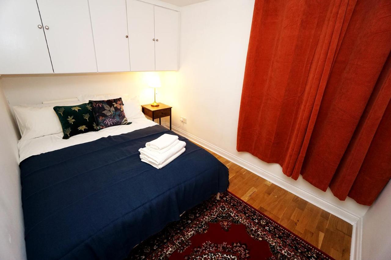 Cozy Retreat By Aresti Hotels Londra Exterior foto